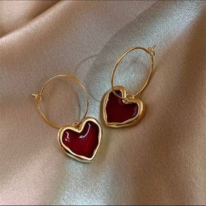 Heart dangling earrings